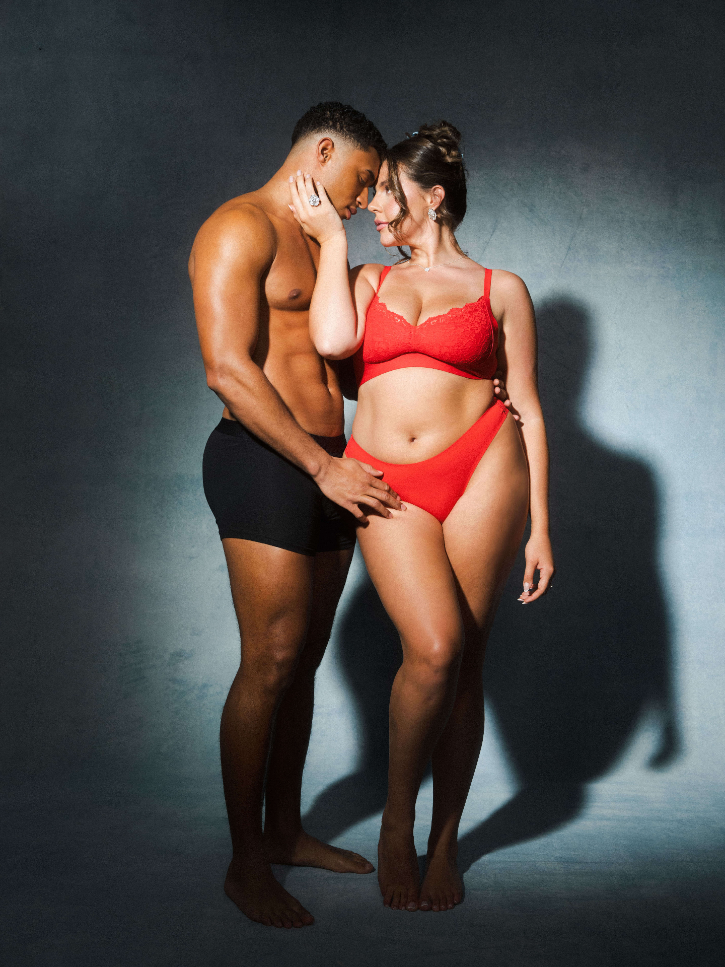 May Ridts and Nathan Nuyts embrace for cfab Valentine's campaign